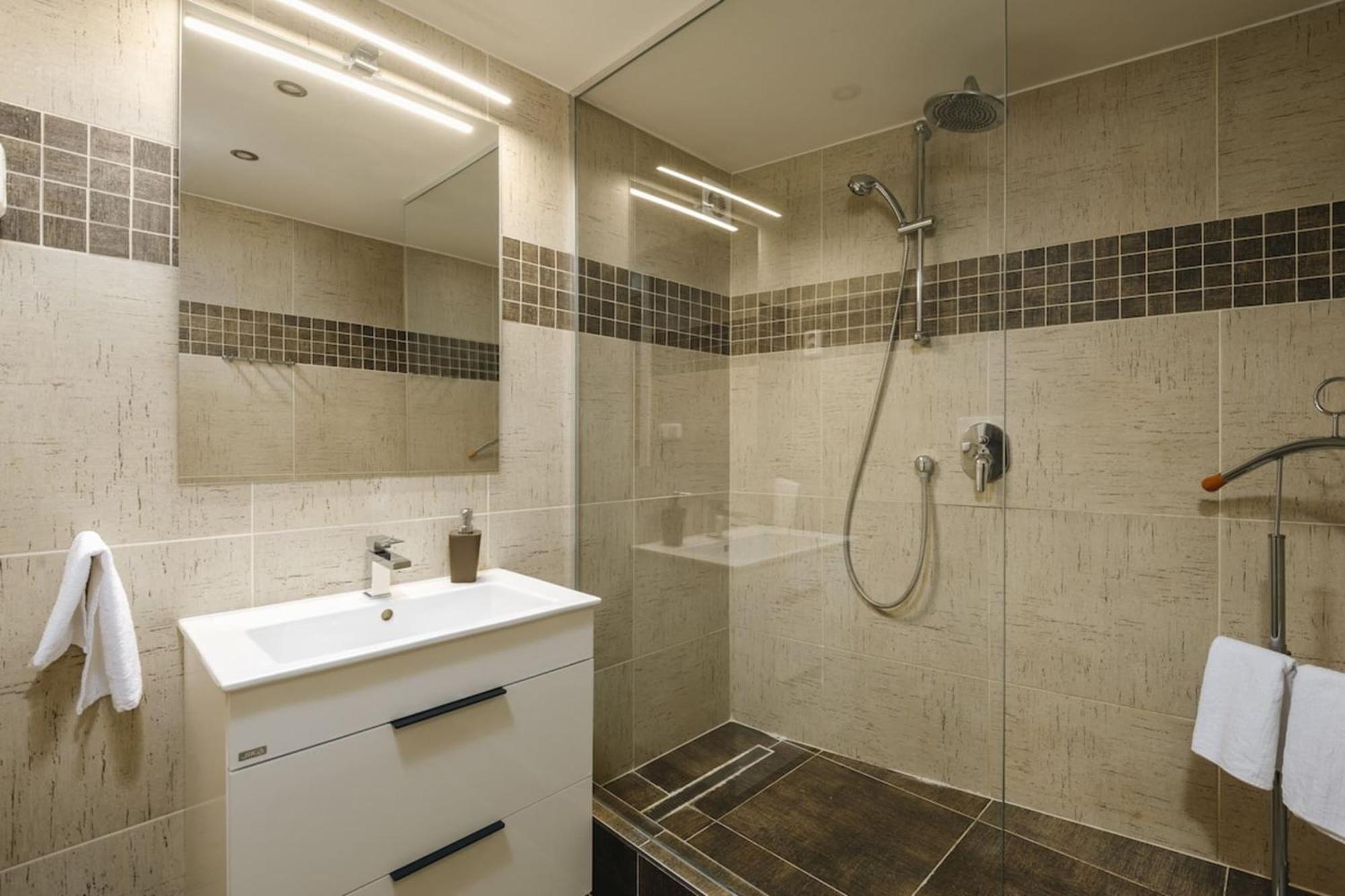 Cozy & Comfortable Apt Walking Anywhere You Want Sen Praha Eksteriør bilde